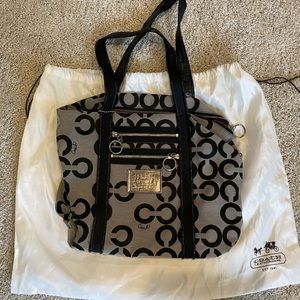 Medium coach tote